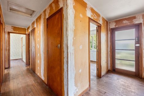 Photo of property in 28 Whakawhiti Street, Marfell, New Plymouth, 4310