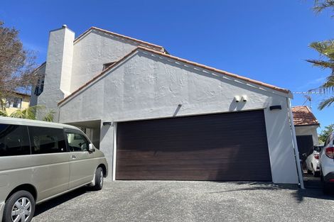 Photo of property in 20 Trotting Terrace, Fairview Heights, Auckland, 0632