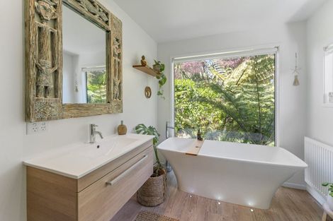 Photo of property in 48 Stewart Glen, Acacia Bay, Taupo, 3385