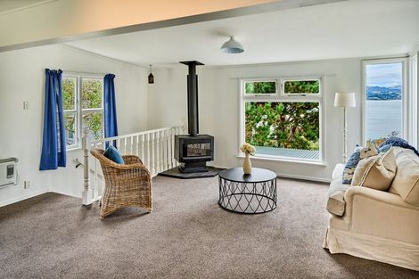 Photo of property in 30 Mana View Road, Paremata, Porirua, 5026