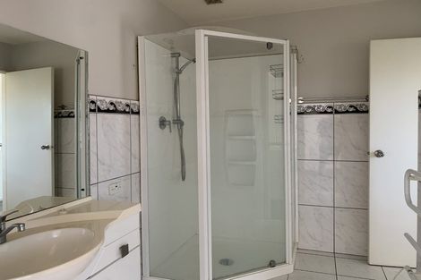 Photo of property in 3 Bridgehead Cove, West Harbour, Auckland, 0618