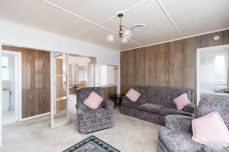 Photo of property in 17 Kairau Road West, Sentry Hill, New Plymouth, 4373