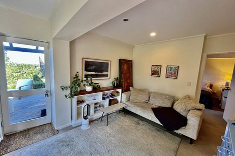 Photo of property in 15/18 Parr Terrace, Castor Bay, Auckland, 0620