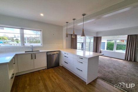 Photo of property in 4/766 Beach Road, Browns Bay, Auckland, 0630