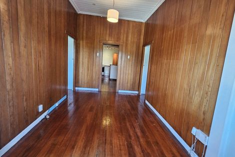 Photo of property in 2a Arahoe Road, New Lynn, Auckland, 0600