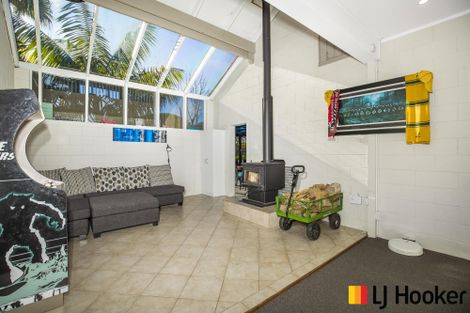 Photo of property in 27 Balgowan Terrace, Conifer Grove, Takanini, 2112