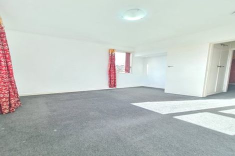 Photo of property in 39 Sunnyside Road, Sunnyvale, Auckland, 0612