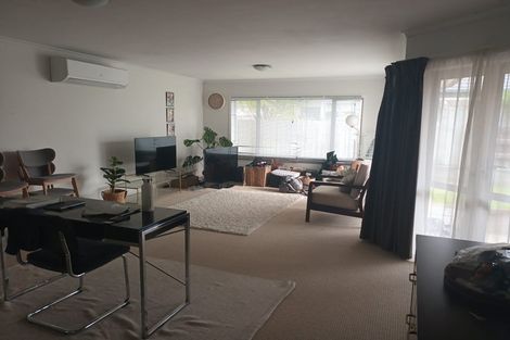 Photo of property in 2/64 Kawaha Point Road, Kawaha Point, Rotorua, 3010