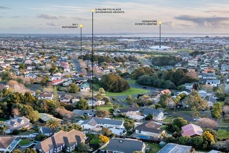 Photo of property in 5 Palmetto Place, Goodwood Heights, Auckland, 2105