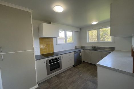 Photo of property in 19 Spenmoor Street, Newlands, Wellington, 6037