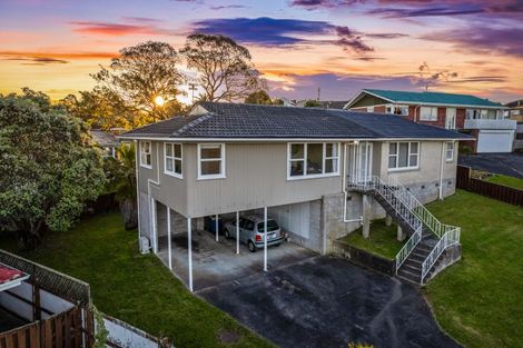 Photo of property in 1/32 Rosewarne Crescent, Glendene, Auckland, 0602