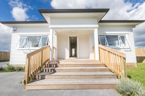 Photo of property in 21 Grove Way, Riverhead, 0820