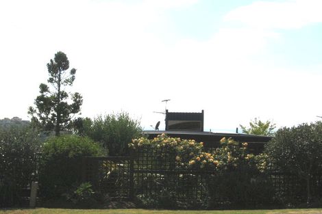 Photo of property in 19 Bournemouth Terrace, Murrays Bay, Auckland, 0630