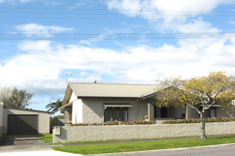 Photo of property in 75 Paynters Avenue, Strandon, New Plymouth, 4312