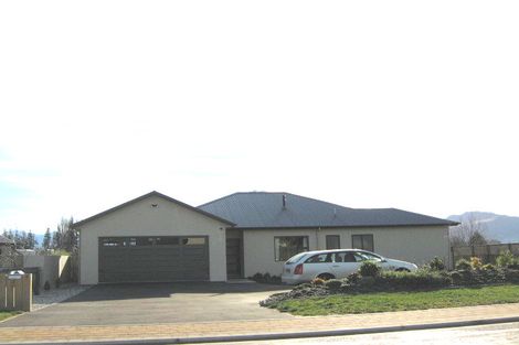 Photo of property in 2 Stonebrook Drive, Wanaka, 9305
