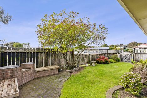 Photo of property in 99 Queens Road, Waikanae Beach, Waikanae, 5036