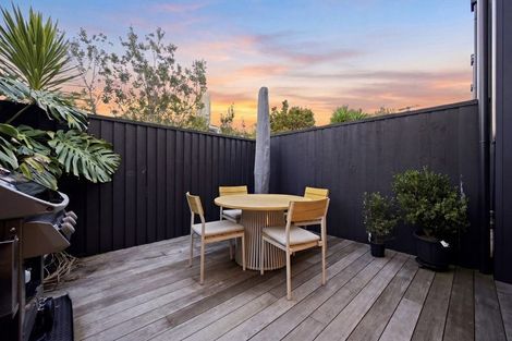 Photo of property in 5/47 Taipari Road, Te Atatu Peninsula, Auckland, 0610