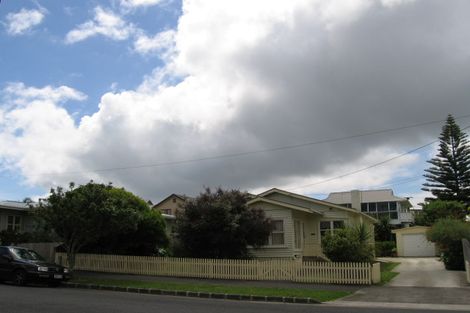 Photo of property in 5 Harbour View Road, Point Chevalier, Auckland, 1022