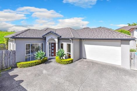 Photo of property in 15 Stamford Crescent, Flat Bush, Auckland, 2019