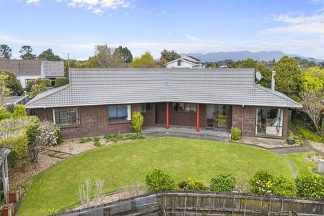 Photo of property in 12 Tamati Place, Merrilands, New Plymouth, 4312