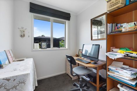 Photo of property in 12 Robert Might Road, Kumeu, 0810