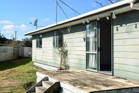 Photo of property in 8a Willis Street, Bader, Hamilton, 3206