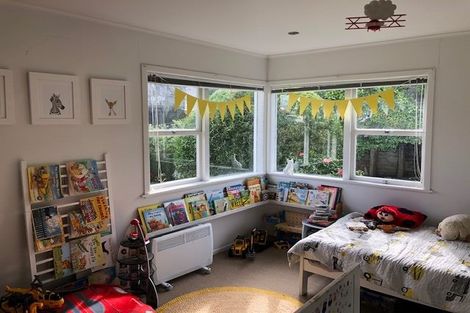 Photo of property in 17 Beach Road, Castor Bay, Auckland, 0620