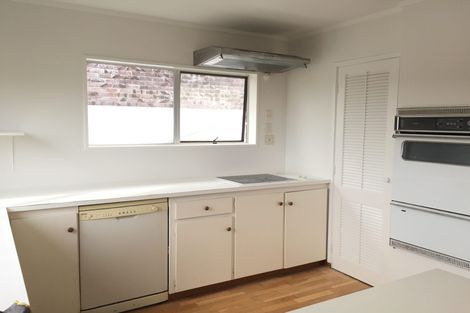 Photo of property in 2/127 Stapleford Crescent, Browns Bay, Auckland, 0630