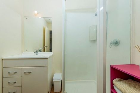 Photo of property in 1/62 Fernhill Way, Oteha, Auckland, 0632