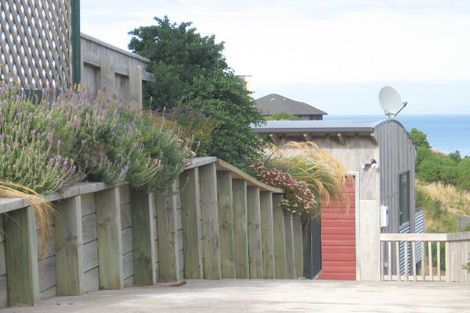 Photo of property in 15a Murchison Street, Island Bay, Wellington, 6023