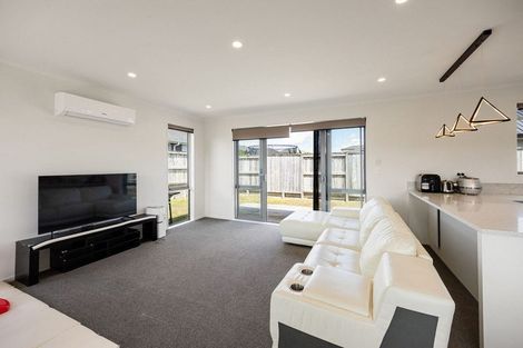 Photo of property in 30 Ruru Street, Cambridge, 3434