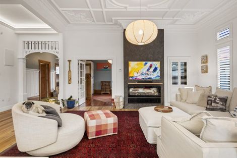 Photo of property in 127 Hargest Crescent, Saint Clair, Dunedin, 9012