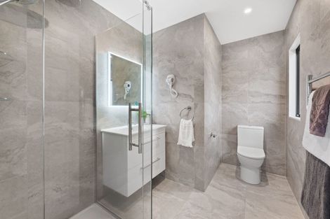 Photo of property in 26 Gunner Drive, Te Atatu Peninsula, Auckland, 0610