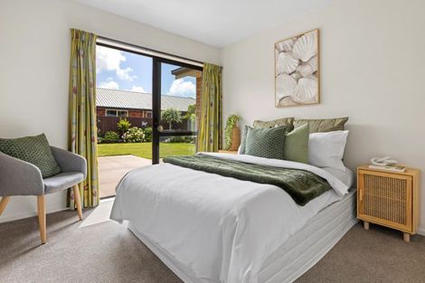 Photo of property in 15 Coolspring Way, Redwood, Christchurch, 8051