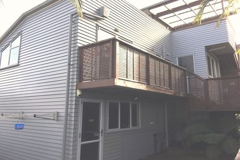 Photo of property in 34 Kiteroa Terrace, Rothesay Bay, Auckland, 0630