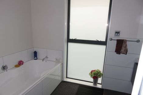 Photo of property in 5 Tea Tree Lane, Woodridge, Wellington, 6037