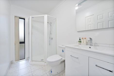 Photo of property in 15 Lake Panorama Drive, Henderson, Auckland, 0612