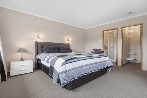 Photo of property in 12 Racecourse Road, Waiuku, 2123