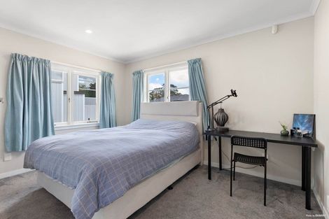 Photo of property in 6 Celsmere Lane, Te Atatu Peninsula, Auckland, 0610