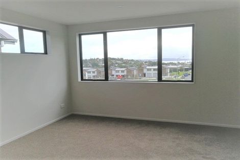 Photo of property in 70 Seafarer Crescent, Stanmore Bay, Whangaparaoa, 0932