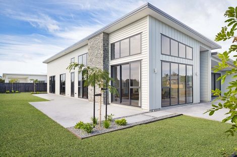 Photo of property in 29 William Gilbert Drive, Mangawhai, 0505