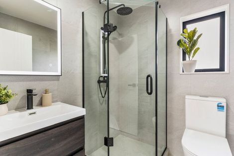 Photo of property in 43d Mirrabooka Avenue, Botany Downs, Auckland, 2010