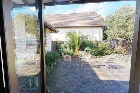 Photo of property in 1/322 Te Atatu Road, Te Atatu South, Auckland, 0610