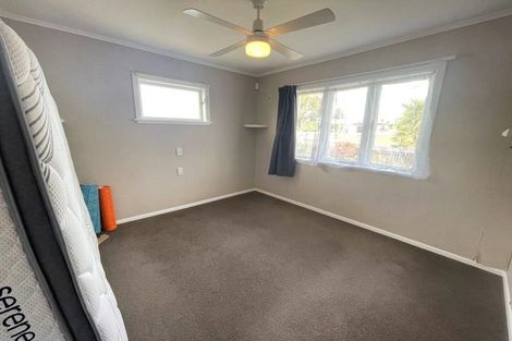 Photo of property in 27 Youngs Road, Papakura, 2110