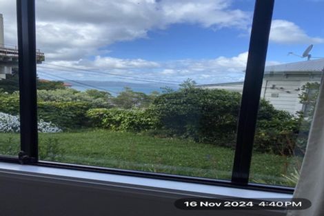 Photo of property in 1/2 Oriental Terrace, Mount Victoria, Wellington, 6011