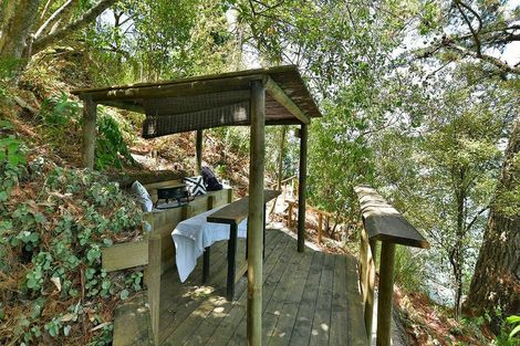 Photo of property in 254 Wade River Road, Wade Heads, Whangaparaoa, 0932