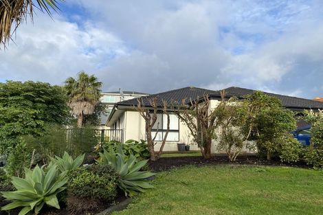 Photo of property in 90 Pinecrest Drive, Gulf Harbour, Whangaparaoa, 0930