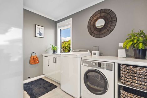 Photo of property in 57 Benmore Crescent, Pyes Pa, Tauranga, 3112