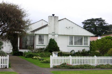 Photo of property in 9 William Street, Levin, 5510