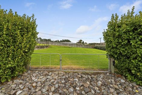 Photo of property in 1312 Devon Road, Brixton, Waitara, 4382